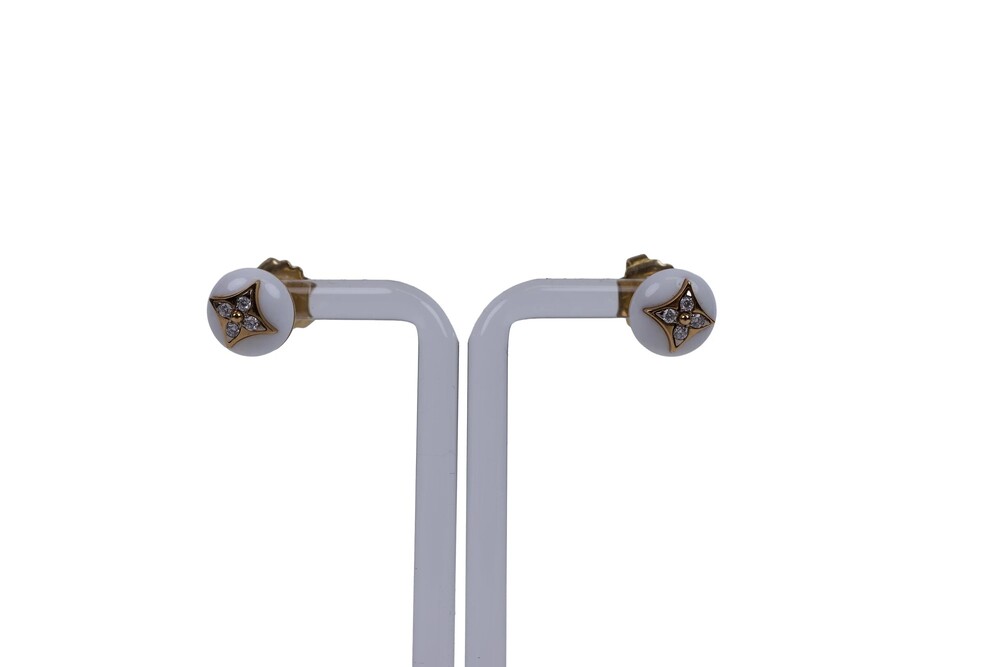 Louis Vuitton White B Blossom Earrings 18K Yellow Gold White Agate Diamonds